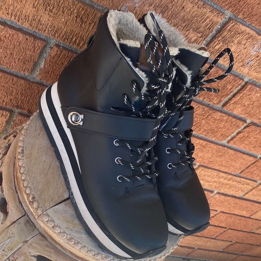 😎🖤Authentic Coach City Hiker Women's Boots Black Color Size 9.5 B🖤